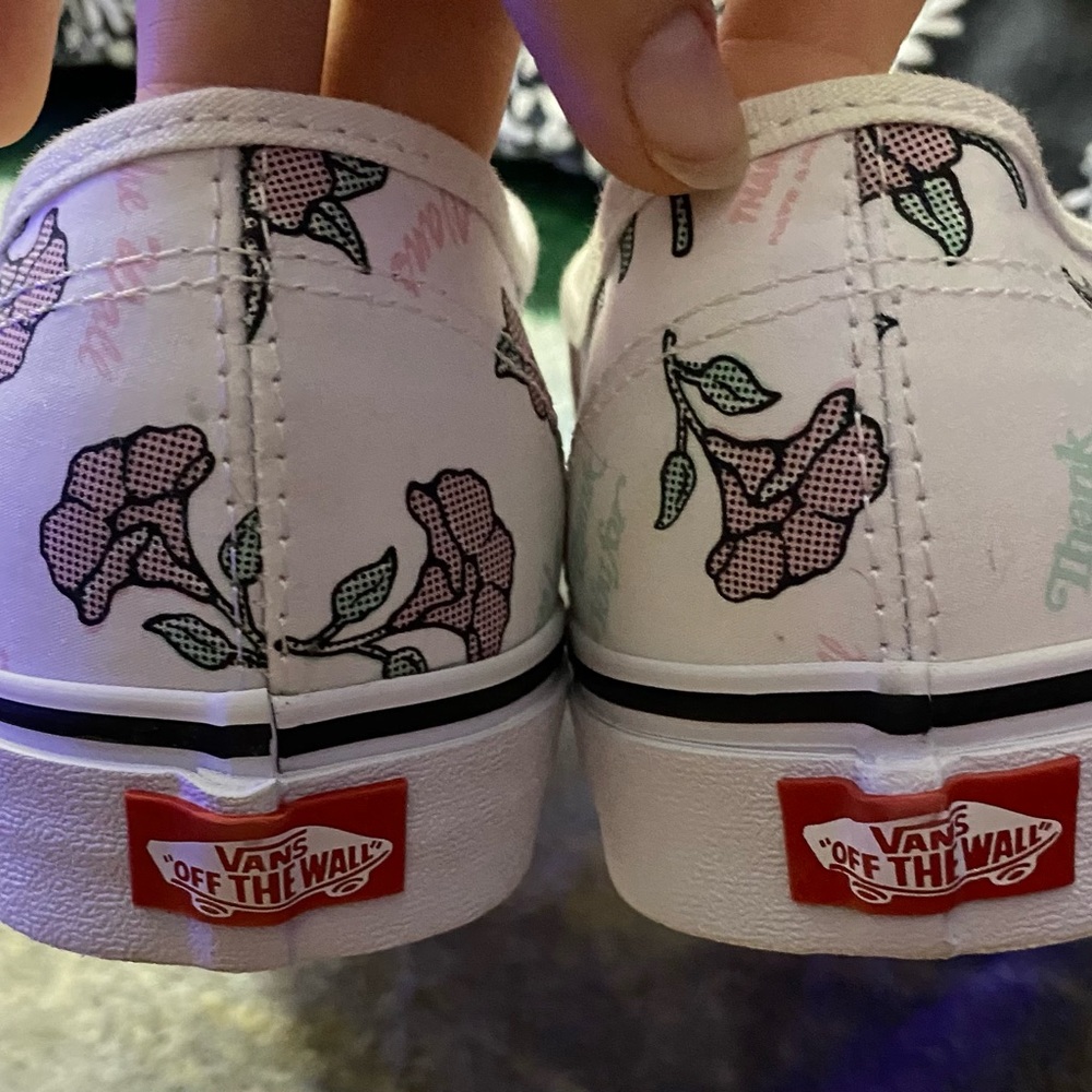 AUTHENTIC THANK YOU FLORAL PRINT VN0A2Z5I19L VANS (size 11 woman)